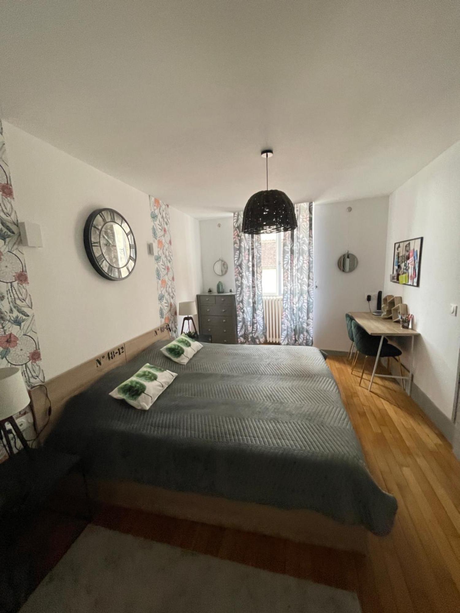 Appartement Moderne Centre Ville, 5 Personnes, 65 M2 Semur-en-Auxois Exterior photo