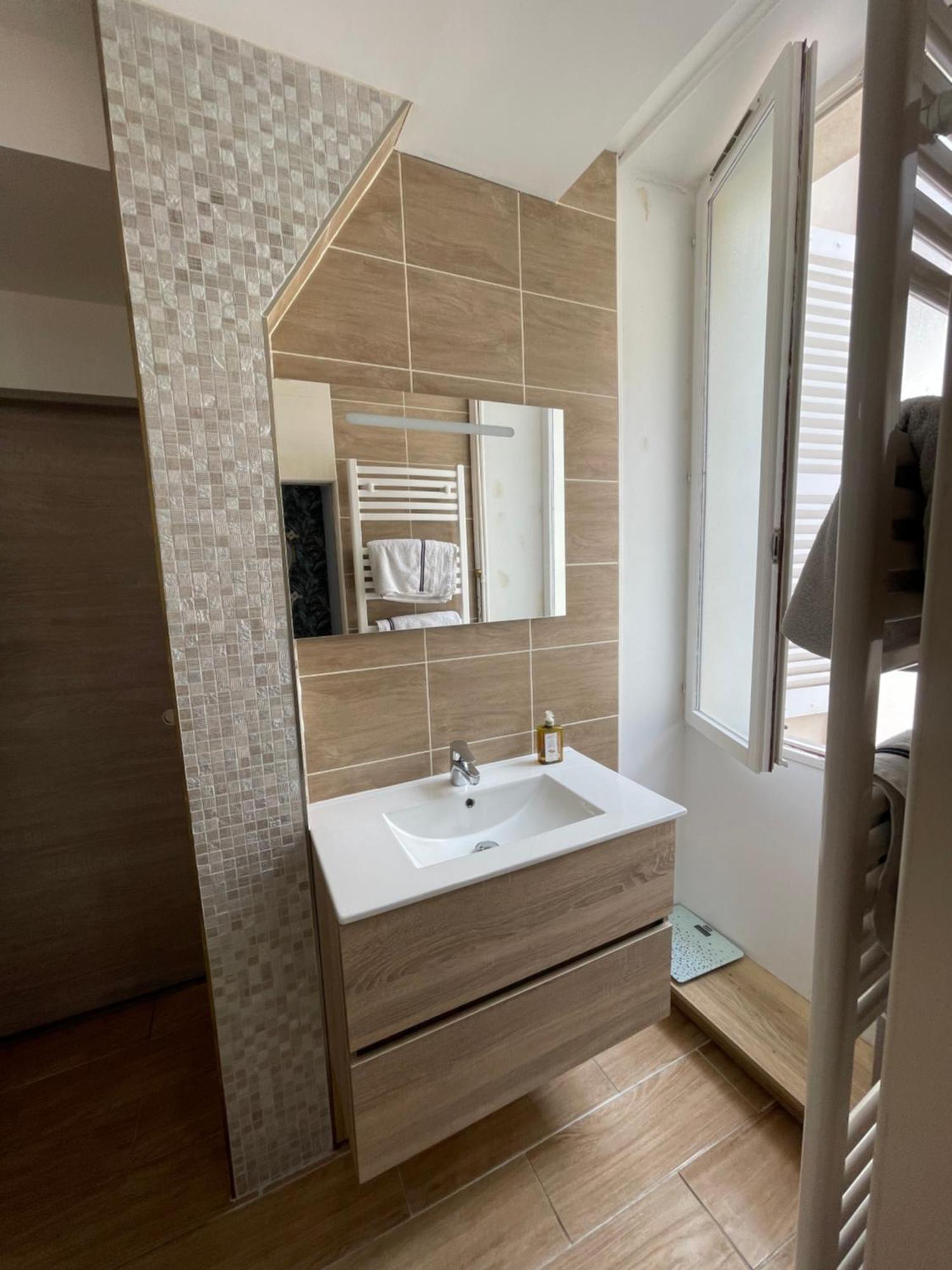 Appartement Moderne Centre Ville, 5 Personnes, 65 M2 Semur-en-Auxois Exterior photo
