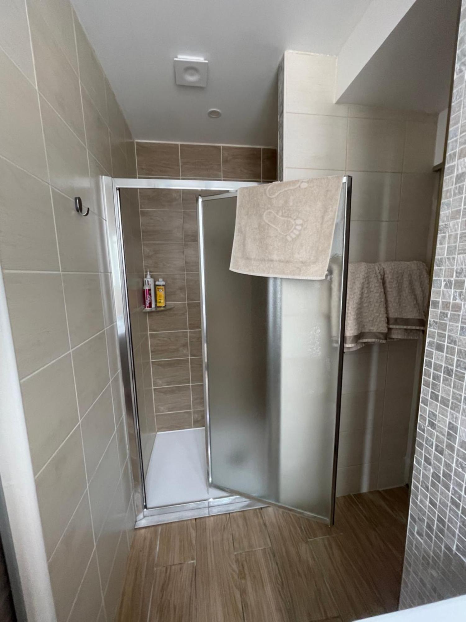 Appartement Moderne Centre Ville, 5 Personnes, 65 M2 Semur-en-Auxois Exterior photo