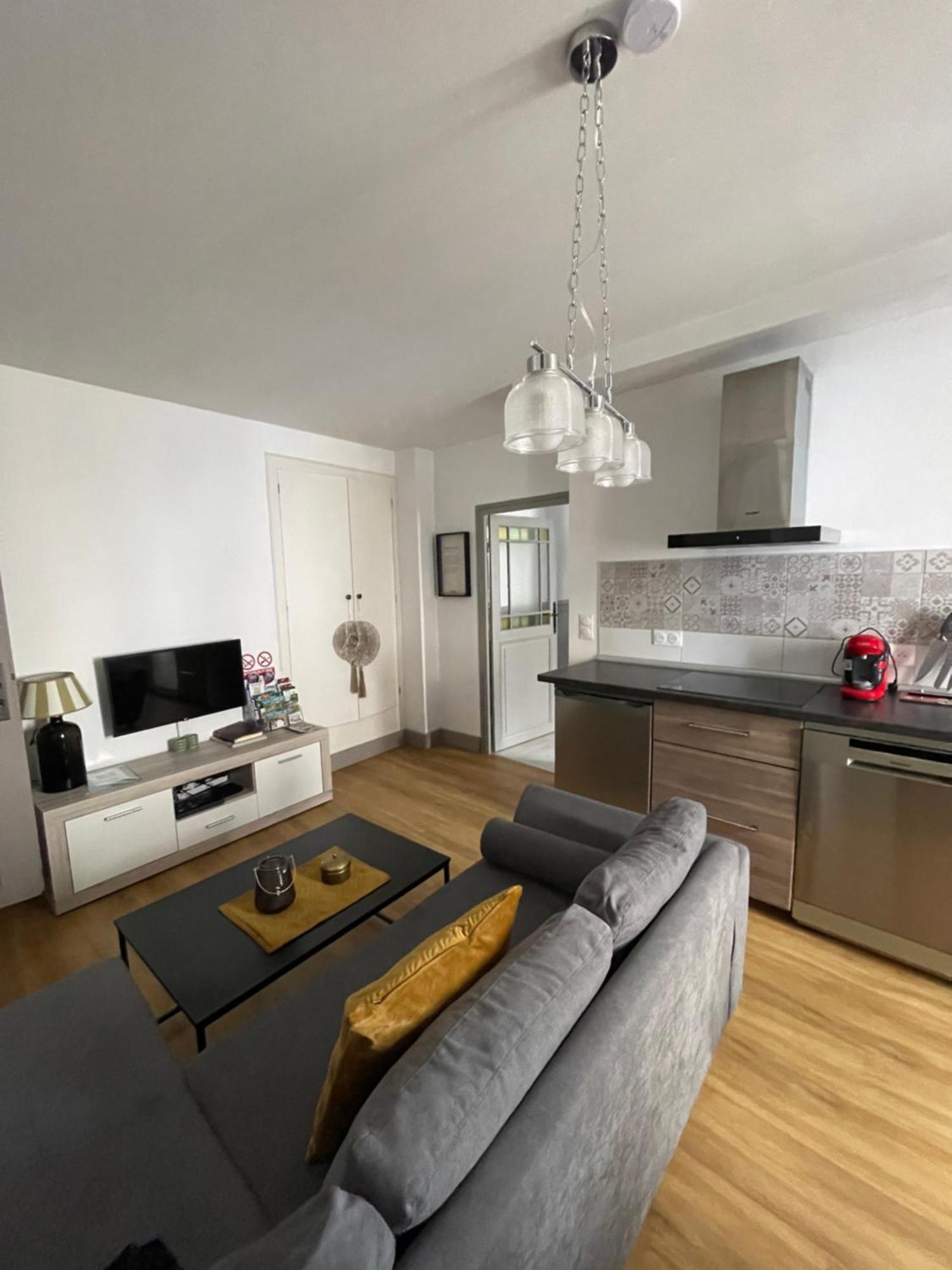 Appartement Moderne Centre Ville, 5 Personnes, 65 M2 Semur-en-Auxois Exterior photo
