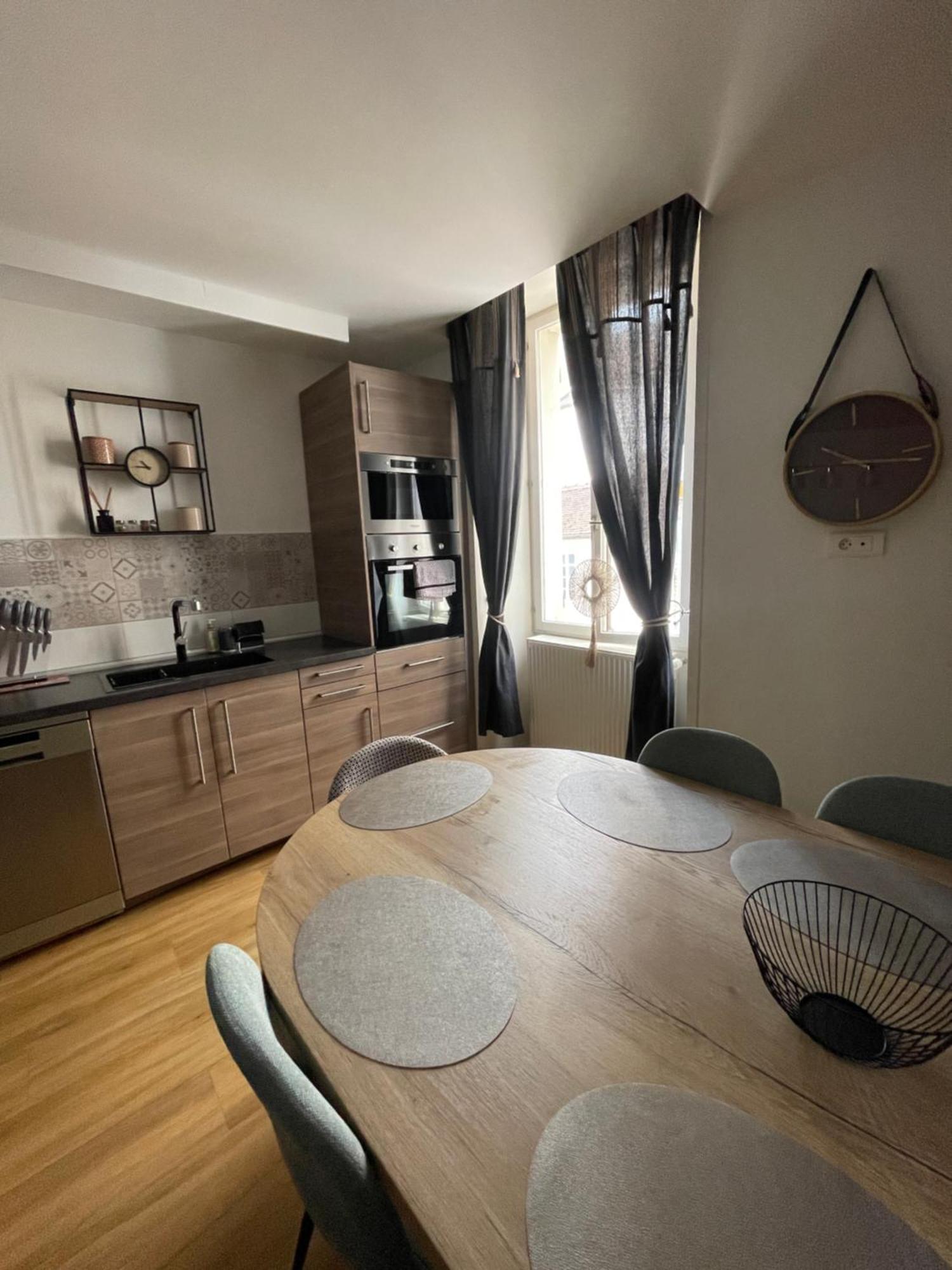 Appartement Moderne Centre Ville, 5 Personnes, 65 M2 Semur-en-Auxois Exterior photo
